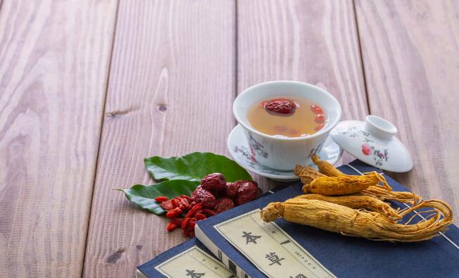 人参和黑枸杞一起泡水喝好不好-人参和枸杞吃什么效果网—知名的人参和枸杞能在一起吃吗网站,分享人参和枸杞一起泡酒的功效知识